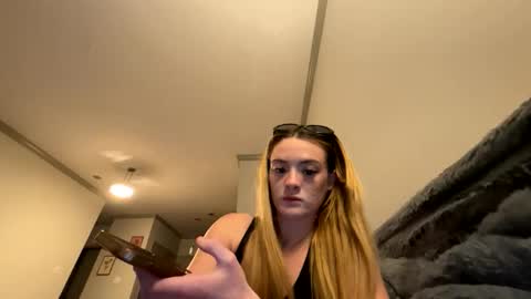 Snapshot of breezybabyy00 chatting on November 27, 2025, 4:47 am Brooke baby online show from November 27, 2025, 4:47 am