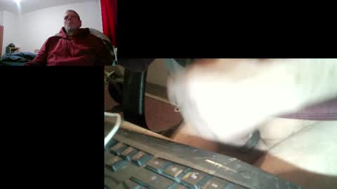 Snapshot of bremer64 chatting on March 2, 2025, 2:00 pm bremer64 online show from March 2, 2025, 2:00 pm