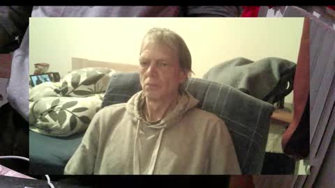 Snapshot of bremer64 chatting on November 9, 2025, 3:54 pm bremer64 online show from November 9, 2025, 3:54 pm