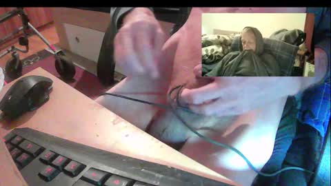 Snapshot of bremer64 chatting on December 17, 2025, 5:02 am bremer64 online show from December 17, 2025, 5:02 am