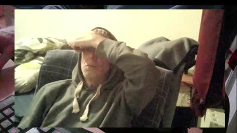 Snapshot of bremer64 chatting on December 19, 2025, 6:04 pm bremer64 online show from December 19, 2025, 6:04 pm