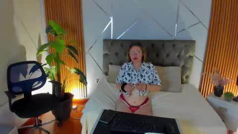 BRENDA online show from December 16, 2025, 11:26 am