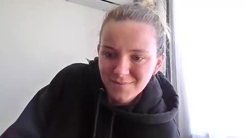 Snapshot of brendaaryas chatting on April 25, 2026, 11:57 am Brenda online show from April 25, 2026, 11:57 am