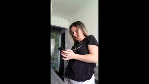 Snapshot of brendaaryas chatting on May 1, 2026, 11:04 am Brenda online show from May 1, 2026, 11:04 am