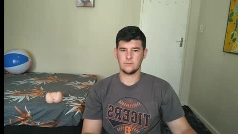 Snapshot of brendansexyboy098754 chatting on January 27, 2025, 6:52 am ask me lol online show from January 27, 2025, 6:52 am