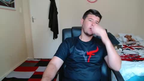 Snapshot of brendansexyboy098754 chatting on February 8, 2026, 5:11 am ask me lol online show from February 8, 2026, 5:11 am