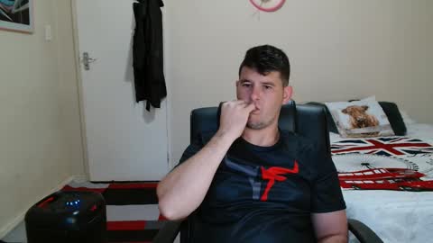 Snapshot of brendansexyboy098754 chatting on February 16, 2026, 4:47 pm ask me lol online show from February 16, 2026, 4:47 pm