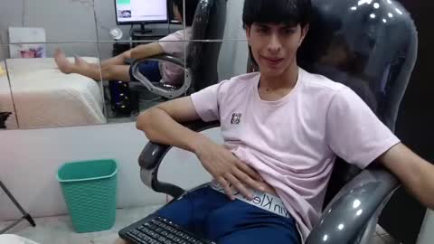 Esteban online show from February 14, 2025, 2:07 am