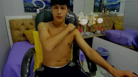 Esteban online show from September 15, 2025, 2:22 am