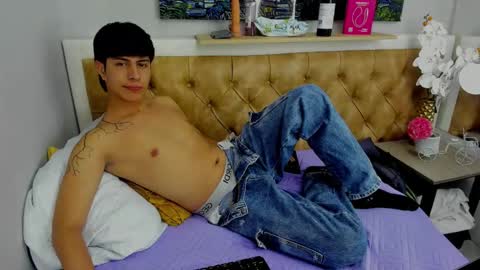 Esteban online show from September 21, 2025, 2:13 am