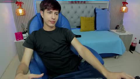 Esteban online show from January 11, 2026, 1:54 am