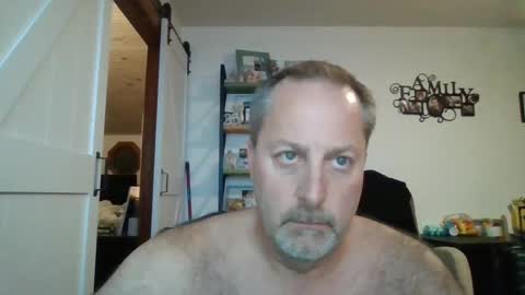 Snapshot of brettsky chatting on October 13, 2025, 2:33 am hey online show from October 13, 2025, 2:33 am