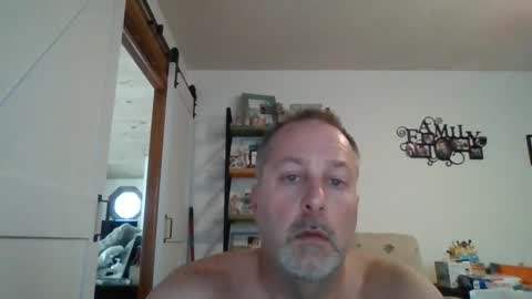 Snapshot of brettsky chatting on October 29, 2025, 8:10 pm hey online show from October 29, 2025, 8:10 pm