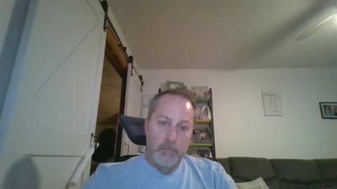 Snapshot of brettsky chatting on December 4, 2025, 2:21 am hey online show from December 4, 2025, 2:21 am