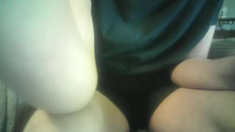 Snapshot of bri20fu chatting on October 25, 2025, 4:24 pm raining down on me online show from October 25, 2025, 4:24 pm