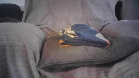 Snapshot of bri20fu chatting on January 8, 2026, 10:34 pm raining down on me online show from January 8, 2026, 10:34 pm