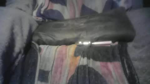 Snapshot of bri20fu chatting on February 16, 2026, 8:43 am raining down on me online show from February 16, 2026, 8:43 am