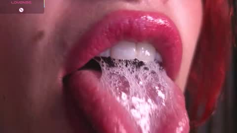 Snapshot of bri_von_dhara_ chatting on December 5, 2025, 3:37 am Bri online show from December 5, 2025, 3:37 am