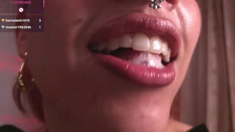 Snapshot of bri_von_dhara_ chatting on December 18, 2025, 1:50 pm Bri online show from December 18, 2025, 1:50 pm