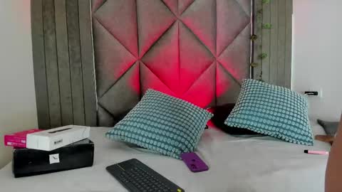 B R I A  online show from May 26, 2026, 2:51 am