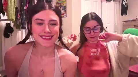 Snapshot of briadominick chatting on February 19, 2025, 2:55 am Brianna3 online show from February 19, 2025, 2:55 am