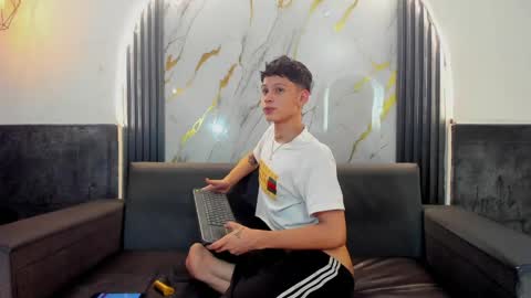 Snapshot of brian_hotof1 chatting on May 21, 2026, 11:17 am brian_hotof1 online show from May 21, 2026, 11:17 am