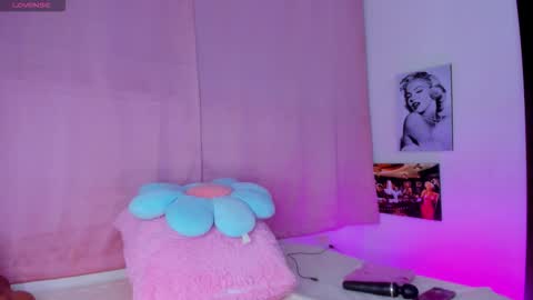 Snapshot of briana11_ chatting on November 26, 2025, 5:41 am briana11_ online show from November 26, 2025, 5:41 am