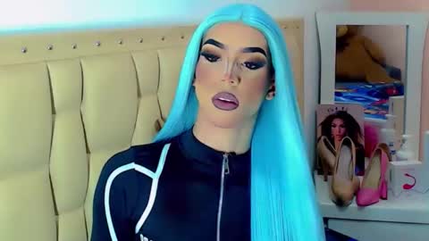 BRIANA online show from December 21, 2025, 7:04 am