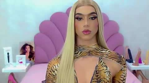 Snapshot of briana_sex32 chatting on February 15, 2026, 7:54 pm BRIANA online show from February 15, 2026, 7:54 pm