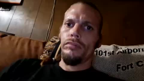 Snapshot of brianjeebz1 chatting on November 9, 2025, 10:02 am brianjeebz1 online show from November 9, 2025, 10:02 am