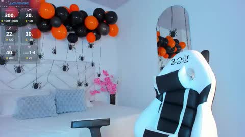   online show from October 24, 2025, 11:06 am