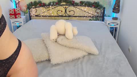 Snapshot of bridgetfoxxy chatting on December 21, 2024, 7:13 am bridgetfoxxy online show from December 21, 2024, 7:13 am