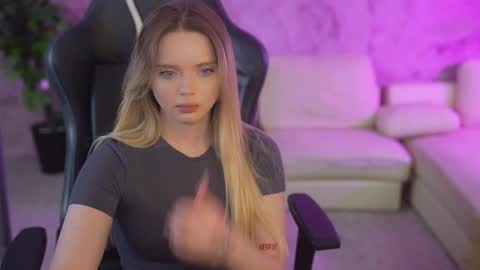 Diamonds Girls online show from October 17, 2025, 7:22 am