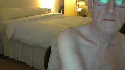 Snapshot of brightonbeach75499 chatting on March 4, 2026, 10:38 pm brightonbeach75499 online show from March 4, 2026, 10:38 pm