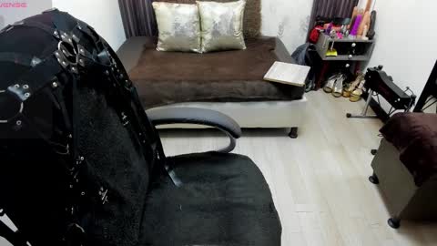 BRIGITTE online show from March 1, 2025, 5:16 pm