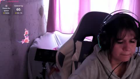 Snapshot of brilovers chatting on October 9, 2025, 5:33 pm Briana69 online show from October 9, 2025, 5:33 pm