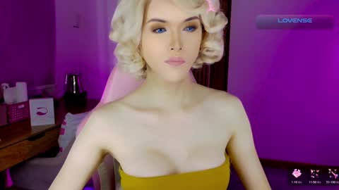 Snapshot of brionatop chatting on September 16, 2025, 10:44 pm brionatop online show from September 16, 2025, 10:44 pm