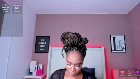 Snapshot of britanymooree chatting on January 7, 2026, 7:27 pm Britany online show from January 7, 2026, 7:27 pm