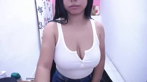 Snapshot of britanyx1 chatting on January 23, 2025, 1:56 pm britanyx1 online show from January 23, 2025, 1:56 pm