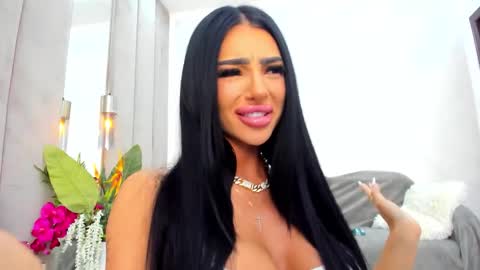 Snapshot of britney_charm chatting on February 22, 2026, 7:51 am britney_charm online show from February 22, 2026, 7:51 am