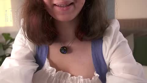 Snapshot of britthe chatting on September 17, 2025, 11:34 am Lina online show from September 17, 2025, 11:34 am