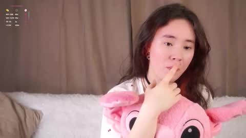 Snapshot of britthe chatting on February 25, 2026, 11:31 am Lina online show from February 25, 2026, 11:31 am