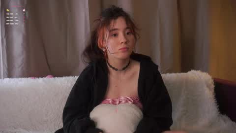 Snapshot of britthe chatting on April 1, 2026, 1:23 pm Lina online show from April 1, 2026, 1:23 pm