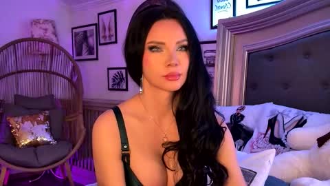 Snapshot of brookeember chatting on January 10, 2026, 12:18 pm Ember online show from January 10, 2026, 12:18 pm