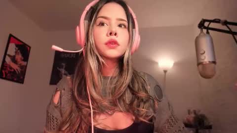 Snapshot of brooklyn_baby_ chatting on January 10, 2026, 8:54 pm Nat Independent model Please help me to reach 200 thumbs up online show from January 10, 2026, 8:54 pm