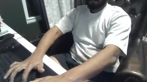 Snapshot of brownbd32 chatting on December 3, 2024, 8:05 am brownbd32 online show from December 3, 2024, 8:05 am