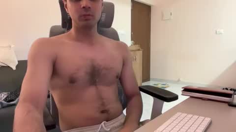 Snapshot of brownmeverick chatting on February 4, 2026, 7:42 pm brownmeverick online show from February 4, 2026, 7:42 pm