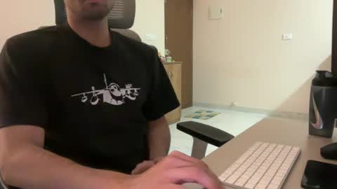Snapshot of brownmeverick chatting on June 21, 2026, 5:26 pm brownmeverick online show from June 21, 2026, 5:26 pm