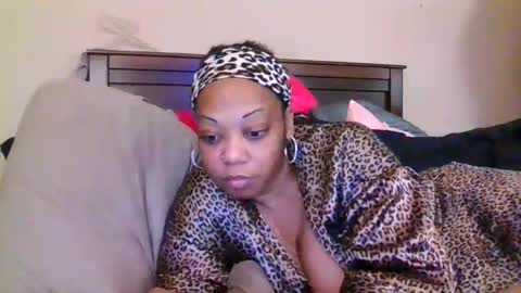 brownroundrenee online show from June 11, 2026, 10:35 am