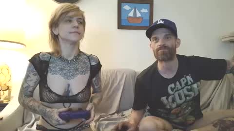 Snapshot of brt37 chatting on February 2, 2026, 4:44 am Canadiantryoncouple online show from February 2, 2026, 4:44 am